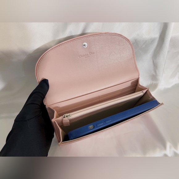 Auth✨ Christian Dior wallet.Pink💖